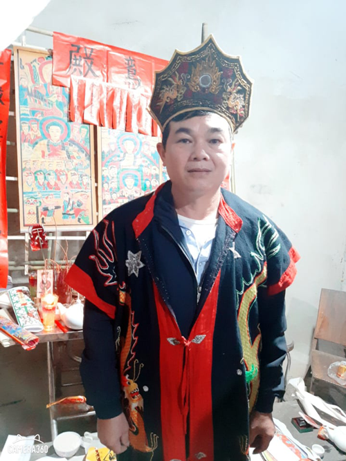 thay bua tien khuong