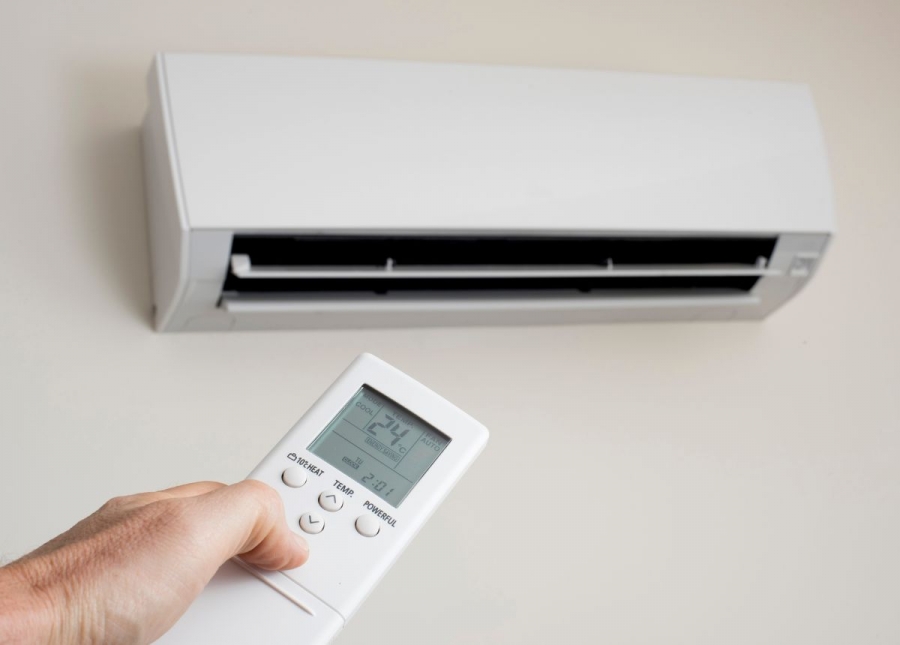 Vì sao màn hình remote máy lạnh bị mờ?