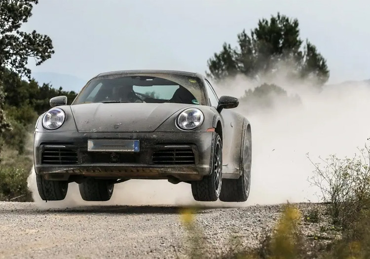 Xe hơi Porsche 911 Dakar Việt Nam hiện bán có gì đặc biệt?