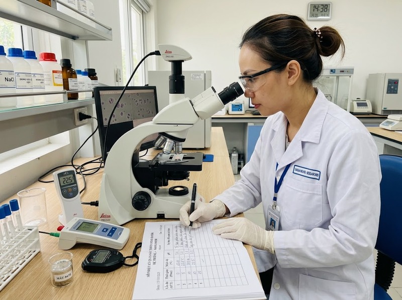 Quan sát khoa học thu thập thông tin có hệ thống mà không làm sai hiện tượng