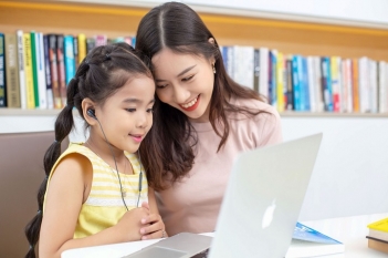 Cha mẹ có nên cho con học tiếng Anh 1 kèm 1 tại nhà? - Nông Thôn ngày nay