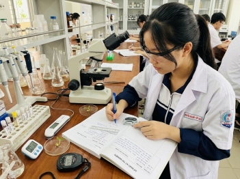 Cách ghi chép quan sát khoa học chính xác